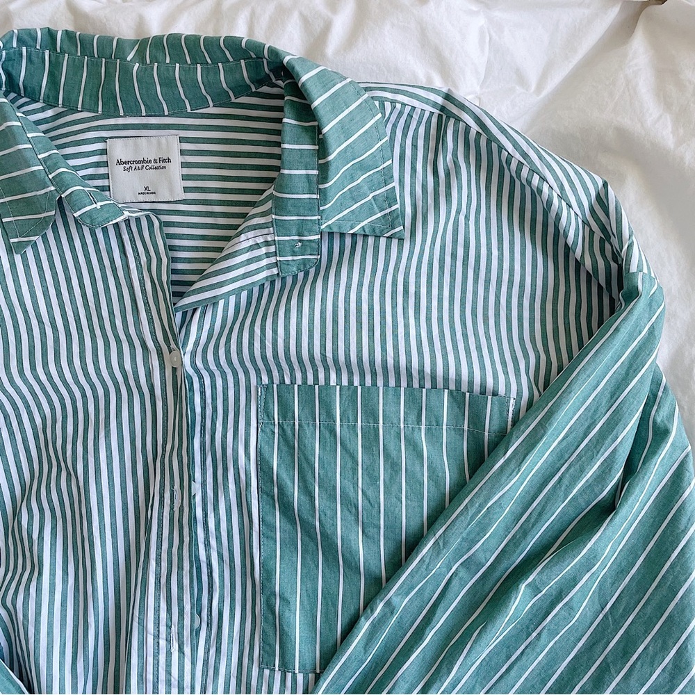 Abercrombie Green and White Colorblock Striped Crop Button Up Shirt